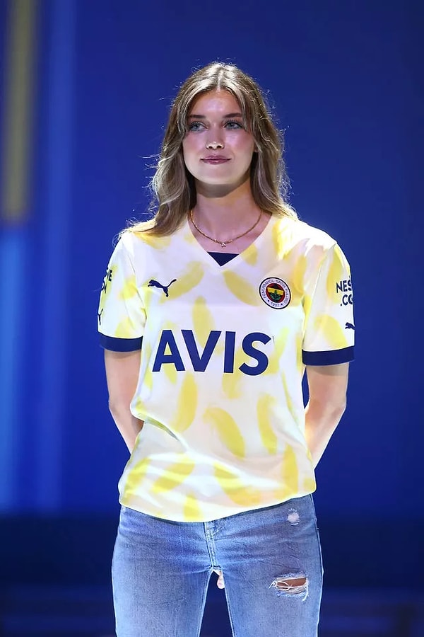 afra saraçoğlu görsel